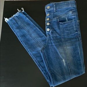 Express stretch, high rise ankle leggings.